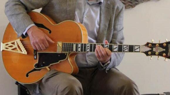 Ein Meister der Gitarre: Thomas Motschmann. Foto: Klaus Klaschka