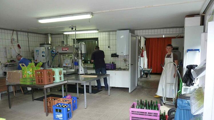 Blick in die KeltereiHeike Sch&uuml;lein