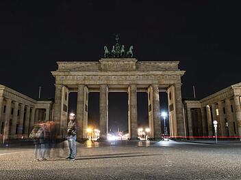 Bei jedem Spaziergang durchs Brandenburger Tor in Berlin erfasst mich ein spezielles Gefühl von Freiheit. Symbolfoto: Paul Zinken/dpa
