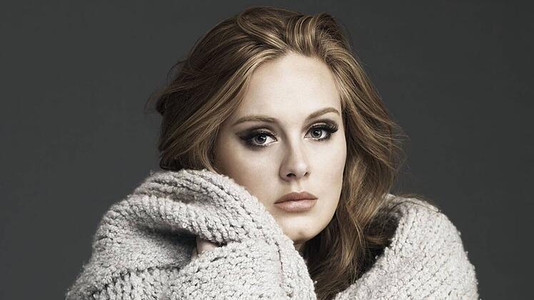 Sängerin Adele hat mit der Sirtfood-Diät ganze 45 abgenommen. Wir erklären, wie es funktioniert.