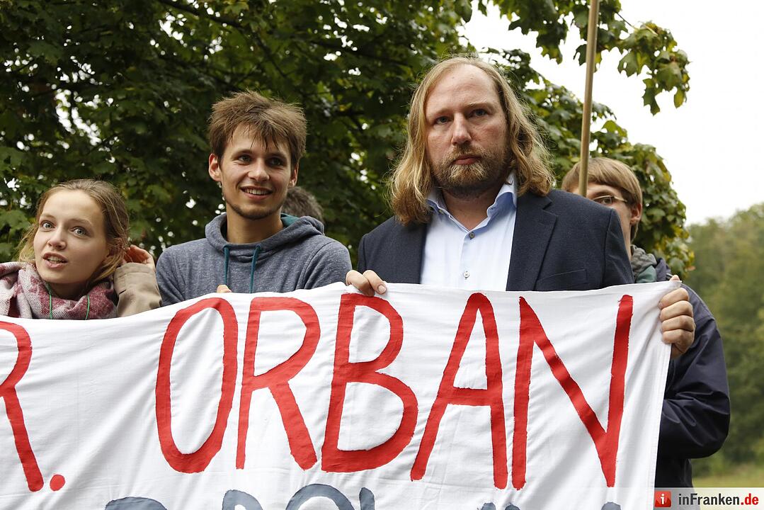 Orban besucht CSU in Kloster Banz: Opposition demonstriert