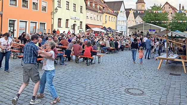 Mit Musik und Tanz feierten die Gräfenberger ihr Doppeljubiläum.