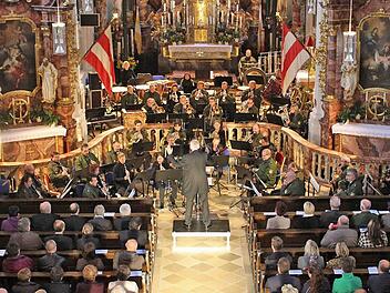 Das Landespolizeiorchester Bayern in der Basilika in Marienweiher Foto: Klaus Klaschka