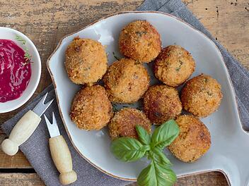 Köttbullar bei Edeka können Plastik enthalten - Lebensmittelwarnung an Verbraucher