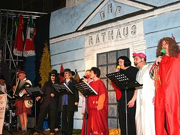 2004 sangen die Höchstadter Fosänachter noch drei Mal in der voll besetzten Aischtalhalle. Fotos: Archiv