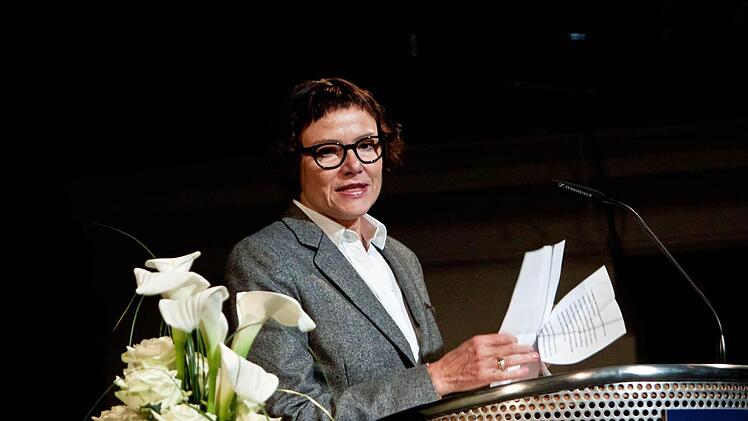 Eva-Maria Fahrner-Tutsek, Vorstandsvorsitzende der Alexander Tutsek-Stiftung: "Preise wie der Coburger Glaspreis sind wichtig, sie schaffen den Künstlern eine öffentliche Plattform."