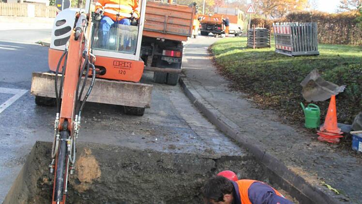 Die Schieber in der Hauptstraße sind komplett zugelegt und werden jetzt alle ausgetauscht. Kosten: rund 100 000 Euro.