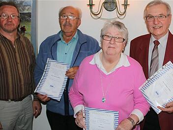 Ehrung treuer und engagierter VdK-Mitglieder: Engelbert Roith, Werner Köhler, Rita Lemke und Gisbert Stöber (von links). Foto: Gerd Schaar