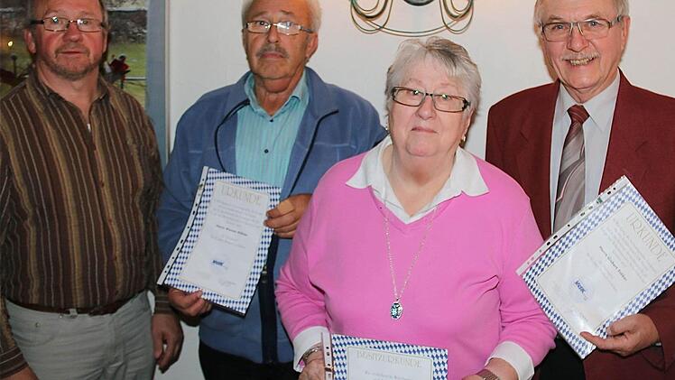Ehrung treuer und engagierter VdK-Mitglieder: Engelbert Roith, Werner Köhler, Rita Lemke und Gisbert Stöber (von links). Foto: Gerd Schaar