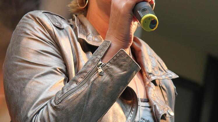 Claudia Jung sang sich in die Herzen der Besucher. Foto: Sonja Adam