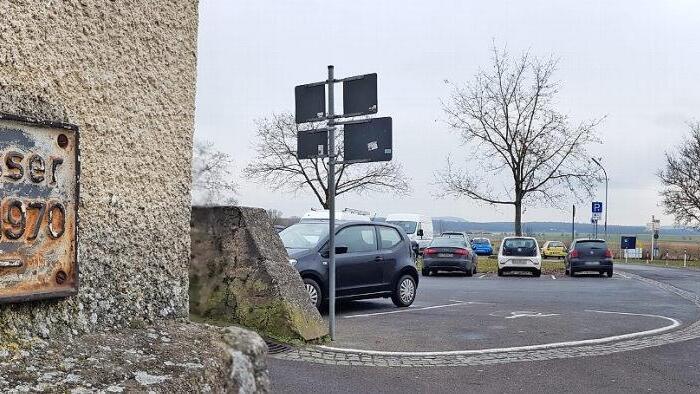 Den Main hielt im Februar 1970 nichts mehr in seinem Flussbett, das Hochwasser flutete den Tränkberg, so dass der heutige Großparkplatz (damals gab es ihn nicht) in den Fluten versunken wäre. Foto: Eckehard Kiesewetter
