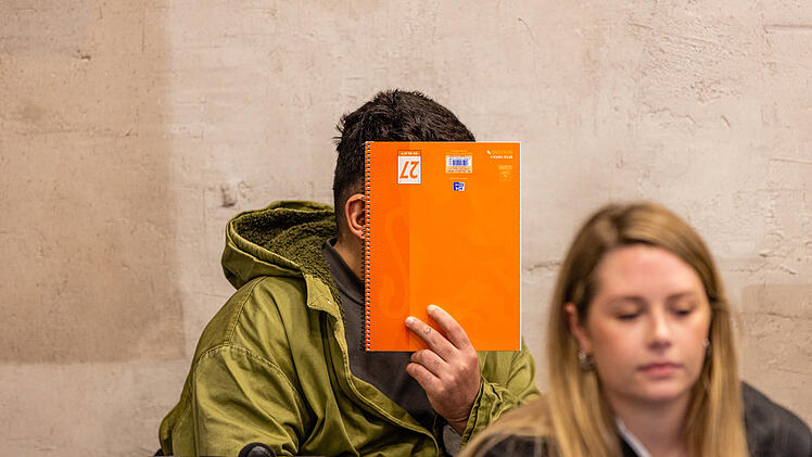 Ansbach: Wurde er zum Auftragsmord gezwungen? - Prozessbeginn