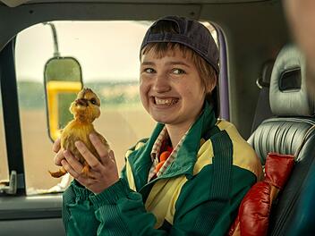 Eine sprechende Baby-Ente ist bei weitem nicht das Verr&uuml;ckteste, was das Publikum bei der neuen Netflix-Serie "Kacken an der Havel" erwartet.