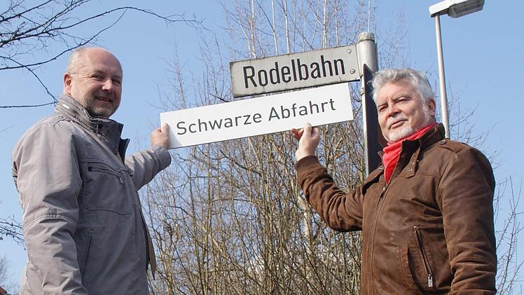 Das Scherz-Schild kann zugunsten der Kaulbergschule ersteigert werden. Foto: Kaulbergschule