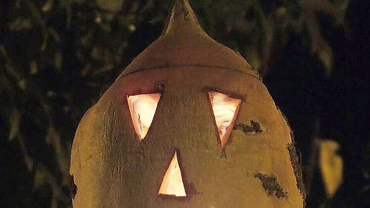 Ein „Dorsch’nmännla“ sollte früher für einen kleinen Gruseleffekt bei Passanten sorgen.