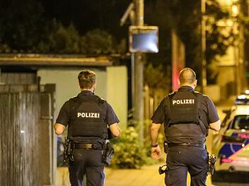 Polizeieinsatz in Forchheimer Wohngebiet: Anwohner melden Schussgeräusch - zwei Männer verletzt