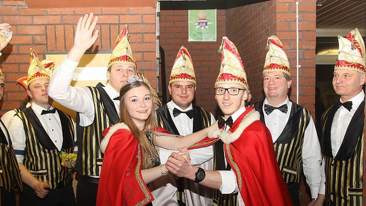 Das Prinzenpaar der Untersiemauer Wehr, Melissa I. und Daniel II., riefen bei ihrem letzten Auftritt die Besucher zu Heiterkeit und Fröhlichkeit auf.Foto: Michael Stelzner