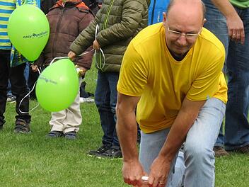 Zweiter Bürgermeister Thomas Lesch (SPD) ging beim Herbstfest 2015 für das Team "Horeb" bei der Stadtteilolympiade an den Start. Foto: Stadt Rödental