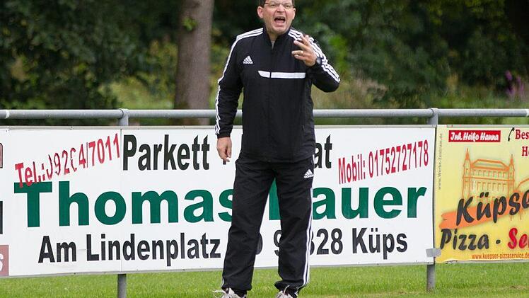 Reiner Neubauer ist seit Ende September 2013 Trainer beim SC Steinbach. Am Saisonende will er die Rennsteig-Truppe als Kreisklassist an seinen Nachfolger Dominik Zwosta übergeben. Foto: Heinrich Weiß
