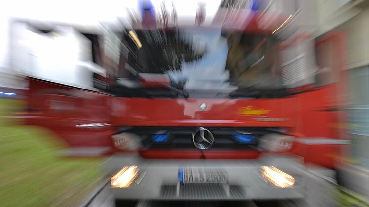 Bei einem Zimmerbrand am Rathenauplatz in Nürnberg wurde am Dienstag ein Mann leicht verletzt. Symbolfoto: Ronald Rinklef