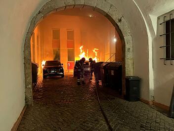 Coburg: Auto von OB angezündet - Ermittlungen zu Brandstiftung am Rathaus abgeschlossen