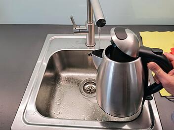 Wasserhahn, Spülbecken, Spüle, Trinkwasser, Leitungswasser, Abkochanordnung, Abkochgebot, Wasserkocher