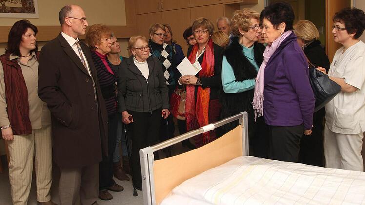 Die Mitglieder der Frauenunion Haßberge konnten sich überzeugen von der wohnlichen Atmosphäre der Einzelzimmer.Foto: Geiling