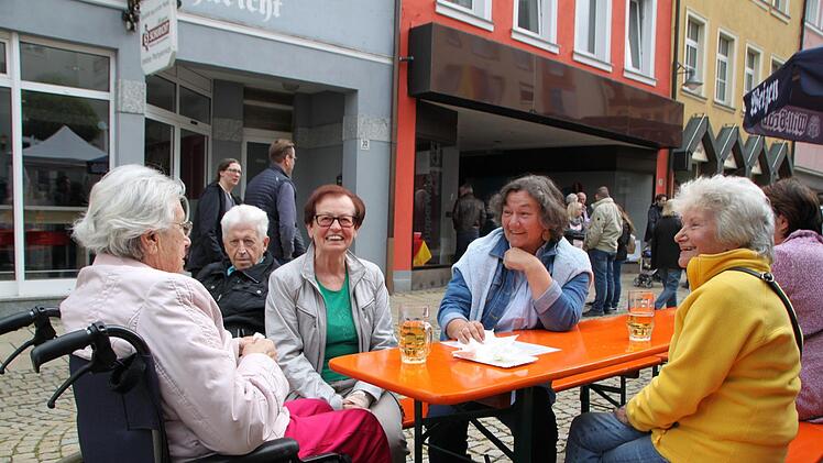 Lockere Runde am Samstagnachmittag Foto: Ulrike Müller
