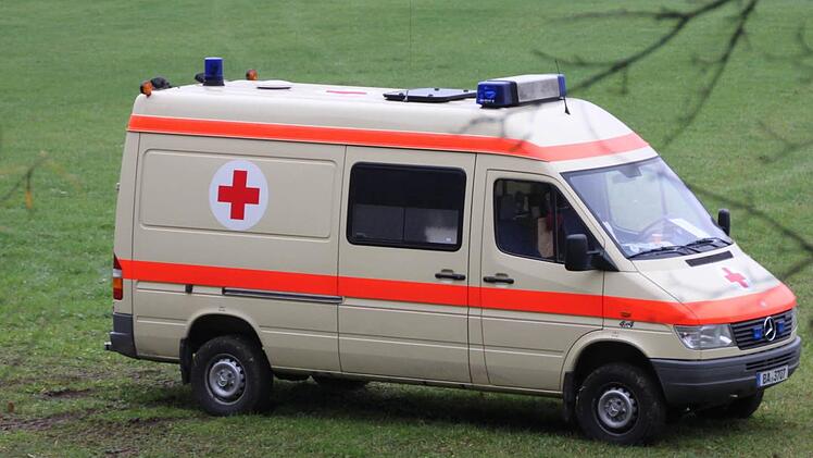 Für den Fall, dass den Einsatzkräfte was passiert, waren Sanitäter vor Ort.