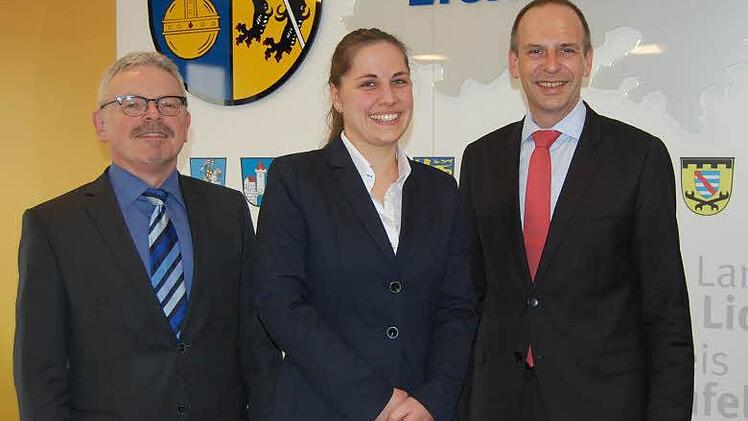 Landrat Christian Meißner (rechts) und Michael Jung begrüßten die neue Krankenhausdirektorin Eva Jungkunst. Foto: Andreas Welz