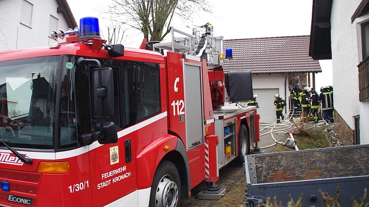 Die Feuerwehr beim Einsatz am Seelacher Berg. Foto: Marco Meißner