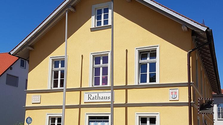 Der Kampf um das Pretzfelder Rathaus hat begonnen. Foto: Carmen Schwind