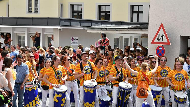 Impressionen vom Samba-Umzug 2019, der wohl der letzte in der Festival-Geschichte war.Ronald Rinklef