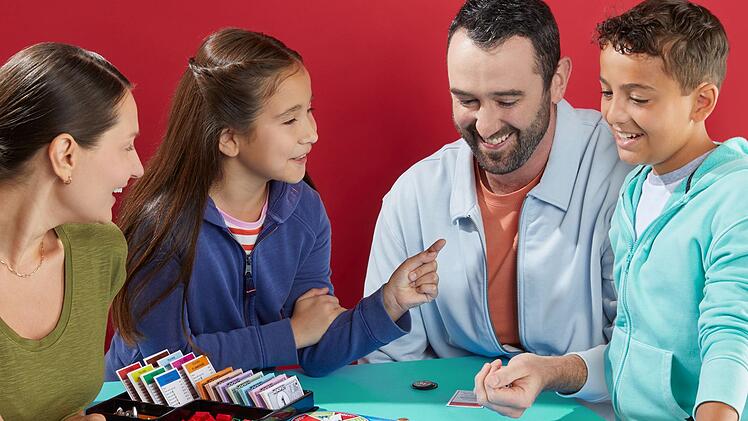 Monopoly, Brettspiel, Spielen, Spieleabend, Hasbro, Freizeit