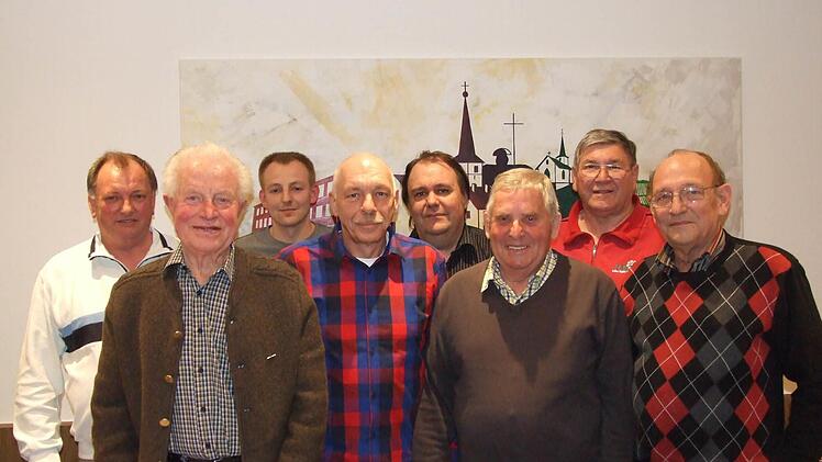 Die neu gewählte Vorstandschaft des DGB-Ortsverbandes Ramsthal (v. li.): Herbert Greubel (2. Vors.), Leo Brand, Andreas Schmitt, Xaver Kerber (Vorsitzender), Gerhard Klamet (DGB-Kreisvorsitzender), Heinz Schmitt, Ernst Ziegler (Schriftführer) und Fred Back. Foto: Andreas Lomb