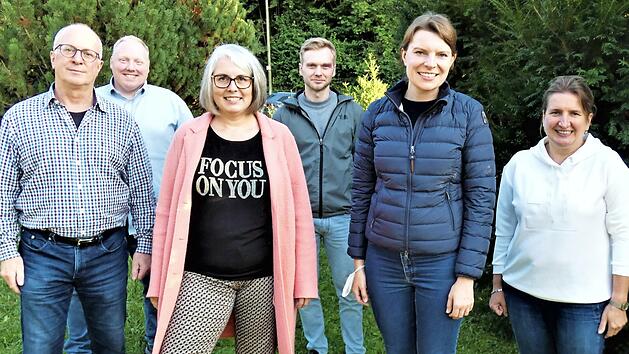 Melanie Schieber wird k&uuml;nftig als Nachfolgerin von Stephan Heckel-Michel den CSU-Ortsverband K&ouml;dnitz f&uuml;hren. Im Bild (von links) Stephan Heckel-Michel, Stefan Ott, Melanie Schieber, Maximilian Wirz, MdB Emmi Zeulner und stellvertretende CSU-Kreisvorsitzende Doris Leithner-Bisani