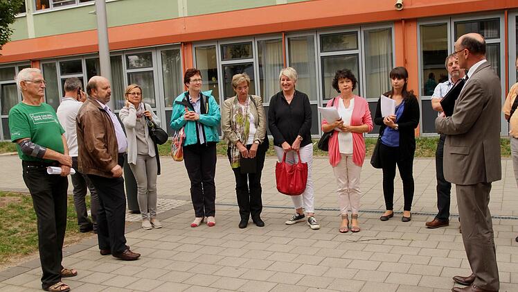 Blick in die Reihen der Schulleiter und Verbandsräte mit Landrat Wilhelm Schneider (rechts) Foto: Günther Geiling