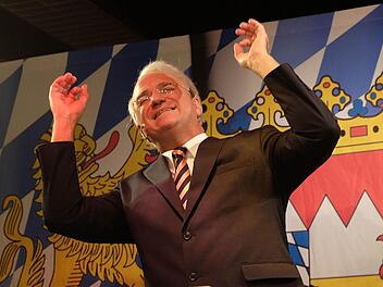Der Kabarettist Wolfgang Krebs begeisterte als Edmund Stoiber. Foto: Gerd Schaar