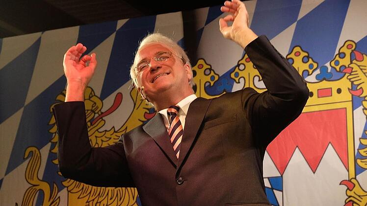 Der Kabarettist Wolfgang Krebs begeisterte als Edmund Stoiber. Foto: Gerd Schaar