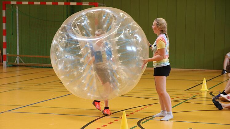 Schiedsrichterin Franziska Schulte sorgte für Ordnung auf dem Spielfeld.  Foto: Andreas Schmitt