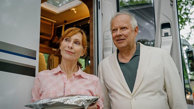 Ob der Camping-Trip die Ehe von Gundula (Andrea Sawatzki) und Gerald (Axel Milberg) noch retten kann, die an einem seidenen Faden h&auml;ngt? Sp&auml;testens als Gundula den wahren Grund f&uuml;r Geralds Camping-Idee erf&auml;hrt, scheint das v&ouml;llig unm&ouml;glich.