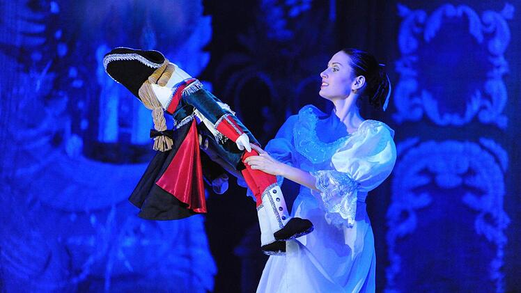 Ein visueller, künstlerischer und sportlicher Genuss: die Nussknacker-Aufführung des St. Petersburger Staatsballetts on Ice.