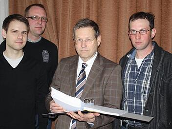 Markus Schmitz, Otto Heimbucher, Thomas Pfeiffer (ESG, Mailach), im Hintergrund Christan Ochs (ESG Demantsfürth)  Foto: Sonja Werner