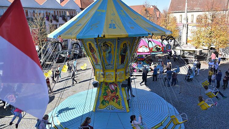 Bei Kindern und Jugendlichen sehr beliebt war das Kettenkarussell.Ulrike Langer