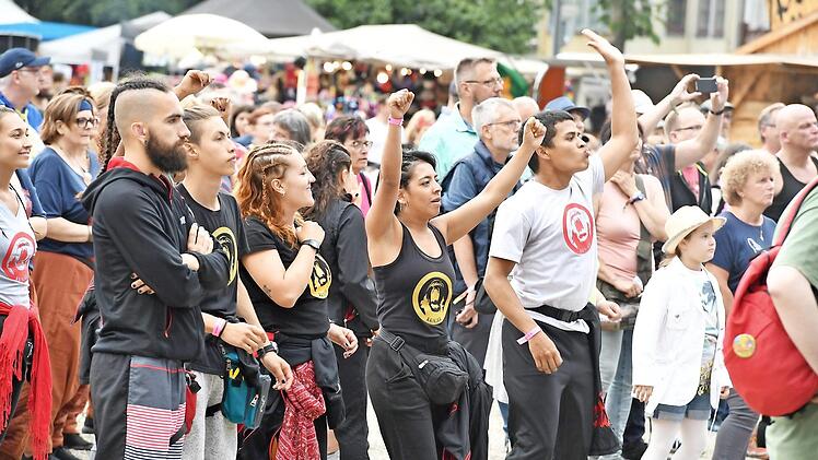 Die Samba-Fans hatten trotz schlechtem Wetter Feierlaune.