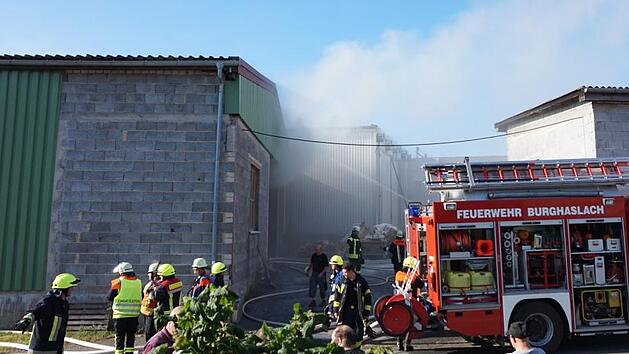 Acht Freiwillige Feuerwehren waren im Einsatz.     Foto: Karl Holzberger
