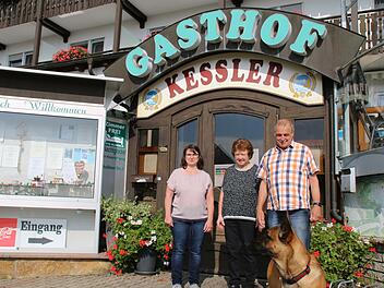 Caroline Keßler (von links) und ihre Eltern Gertrud und Dieter Keßler.