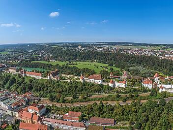 Burghausen: Hier thront die l&auml;ngste Burg der Welt &uuml;ber der Salzach