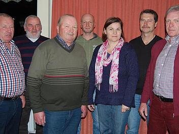 Das neue Führungsteam des Obst- und Gartenbauvereins: Walter Huppmann, Otto Martin, Herbert Büchner, Dietmar Dunkel, Heike Manger, Walter Hugo und Friedel Weigand (von links).  Fotos: Günther Straub