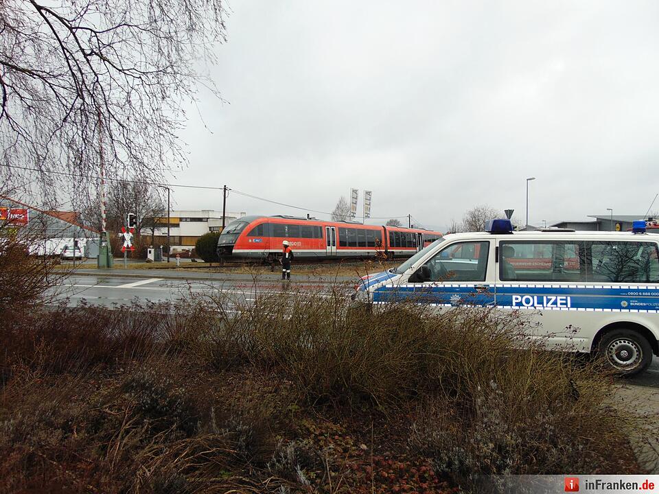 Zug streift Frau in Eschenau